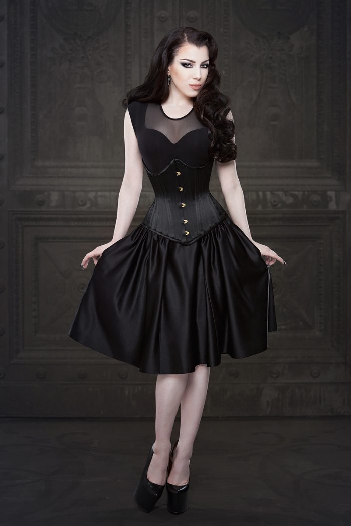 Vanyanis-Ebonique-Black-Satin-Skirt-model-Threnody-in-velvet-(c)Iberian-Black-Arts-4354