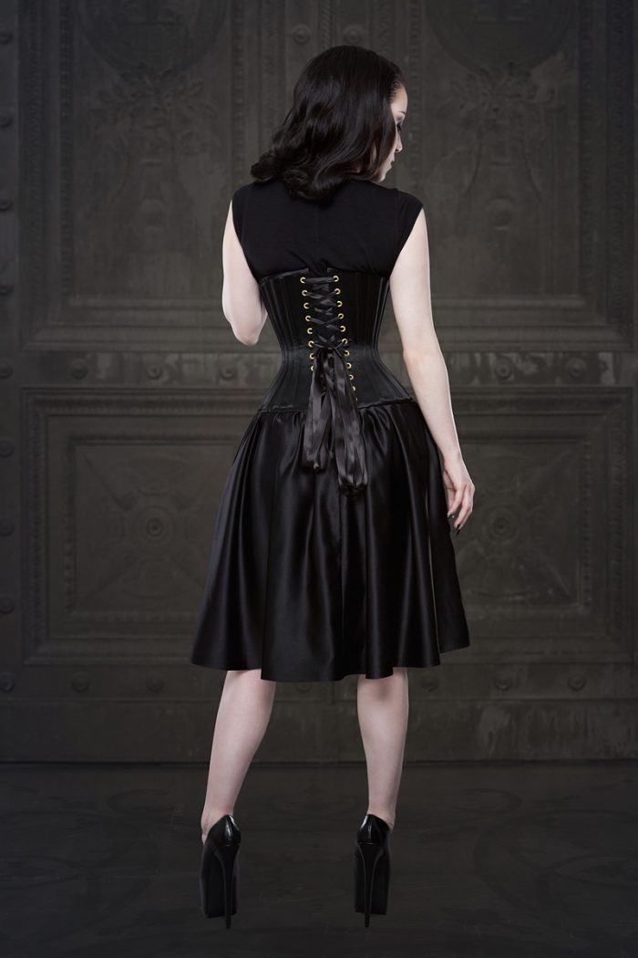 Vanyanis-Ebonique-Black-Satin-Skirt-model-Threnody-in-velvet-(c)Iberian-Black-Arts-4392