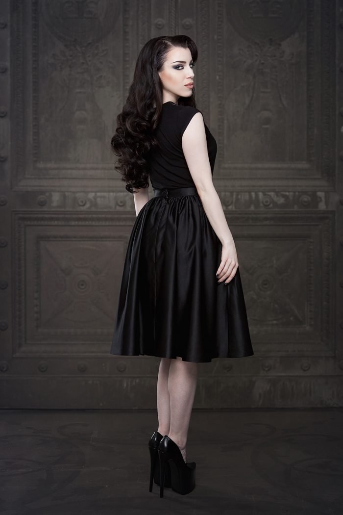 Vanyanis-Ebonique-Black-Satin-Skirt-model-Threnody-in-velvet-(c)Iberian-Black-Arts-4431