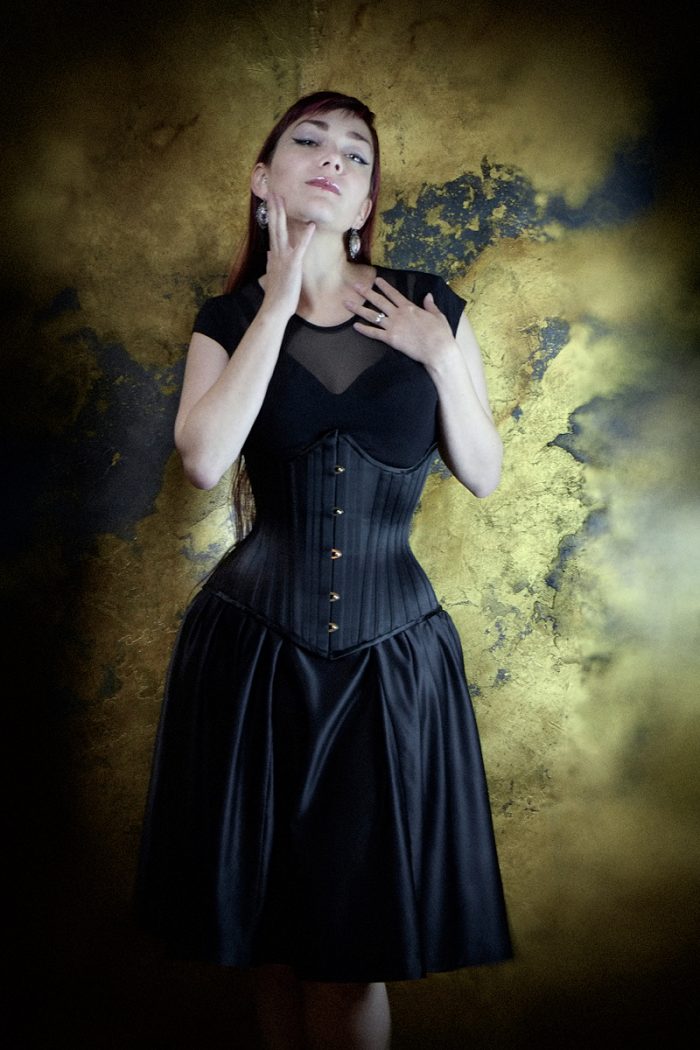 Vanyanis-Ebonique-Black-Satin-Skirt-model-Victoria-Dagger-(c)-Jenni-Hampshire