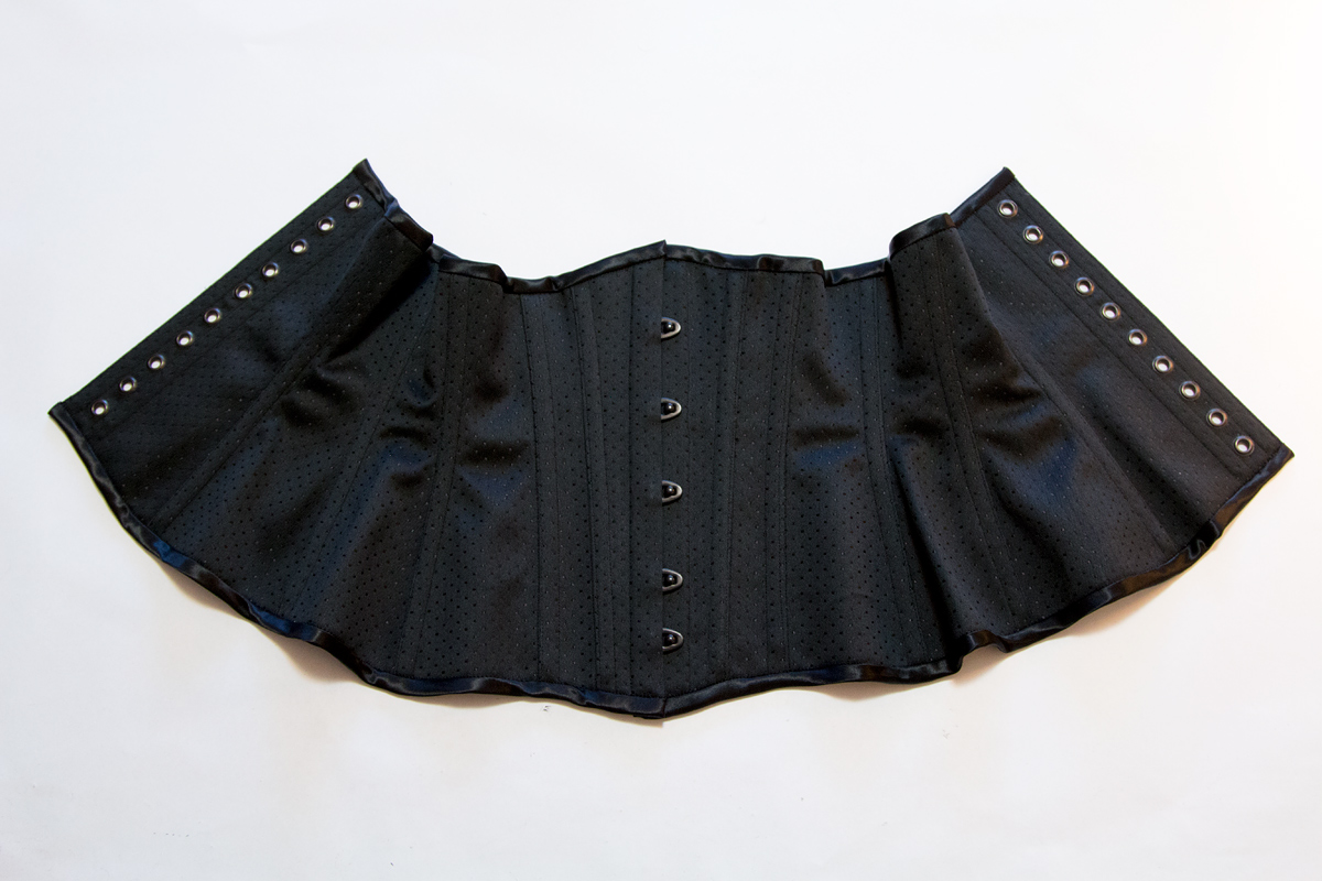 Amy's finished corset © Amy Earl